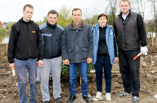 ����� ����