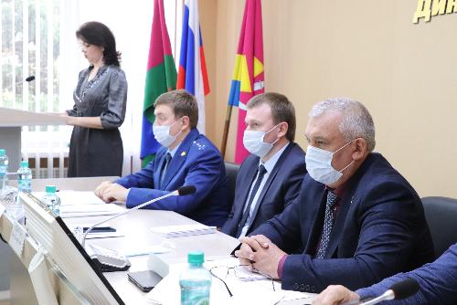 ���������� 12-� ������ ������ �������������� ����������� ������� ����� ��� ����������������� ���� ��������