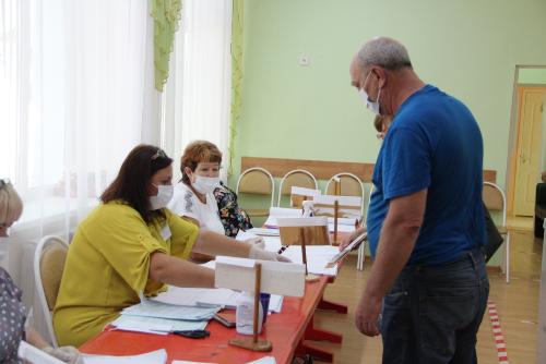 � ������� ������ �� 15.00 ������������� 65,1% �����������