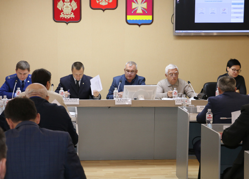 � ������������  �   �������